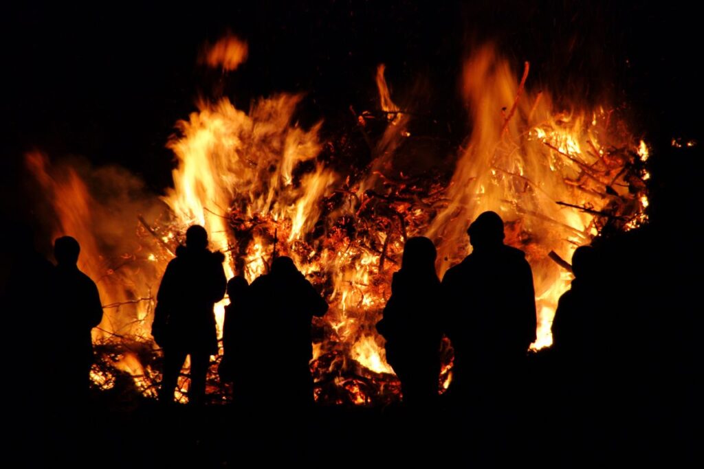 How to stay safe around a bonfire